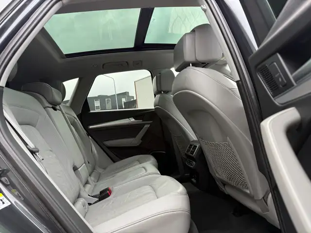 Audi Q5 view 16