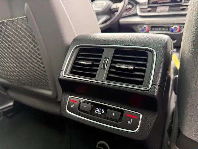 Audi Q5 view 17