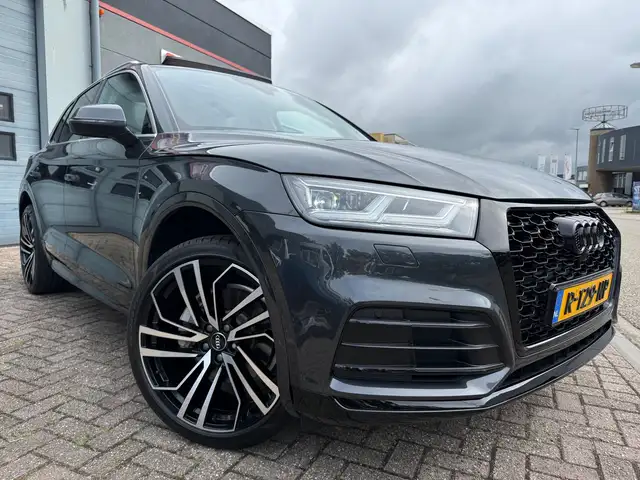 Audi Q5 view 7