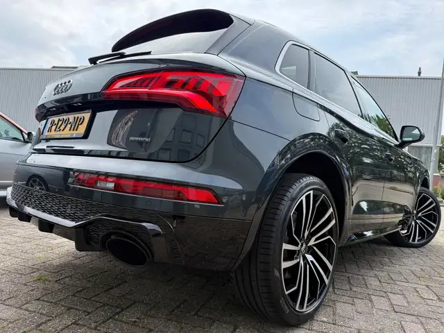 Audi Q5 view 6