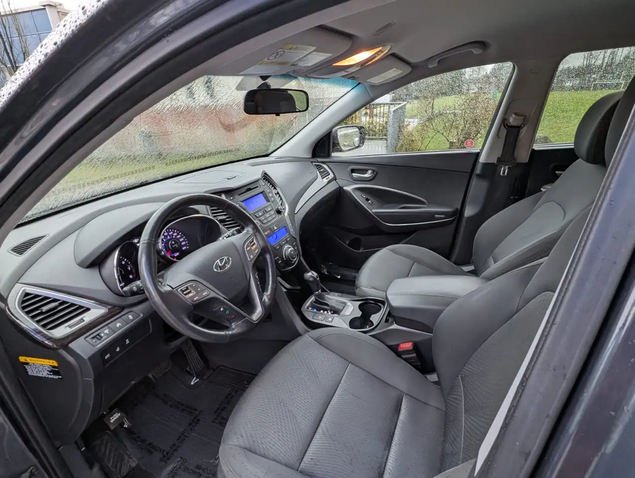 Hyundai SANTA FE photo Hyundai SANTA FE