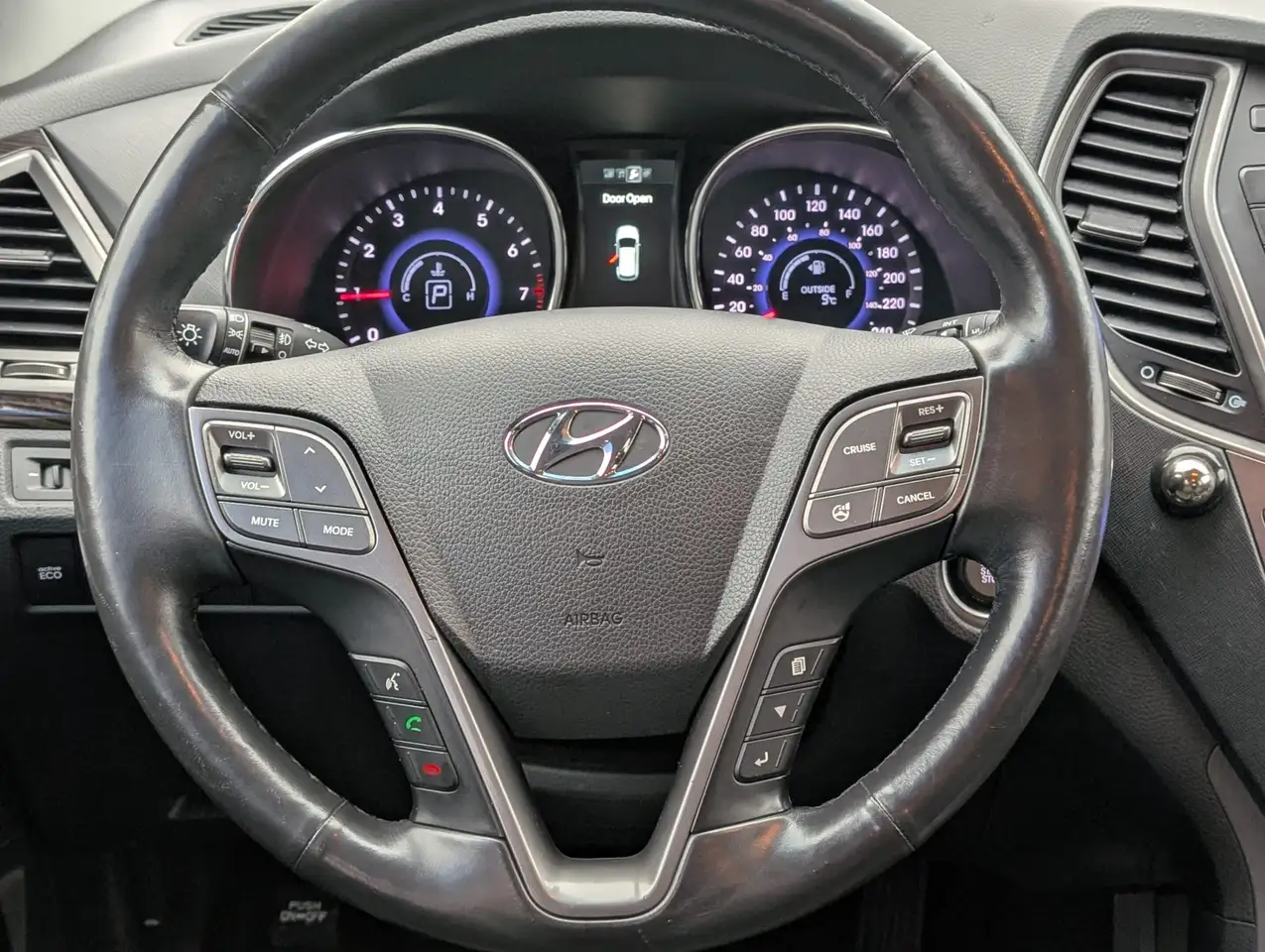 Hyundai SANTA FE photo Hyundai SANTA FE