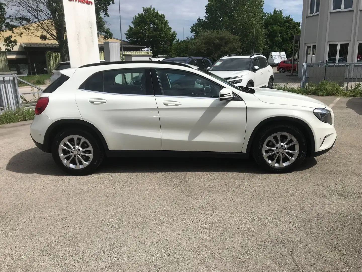 Mercedes-Benz GLA 200 GLA 200d Aut. Weiß - 2