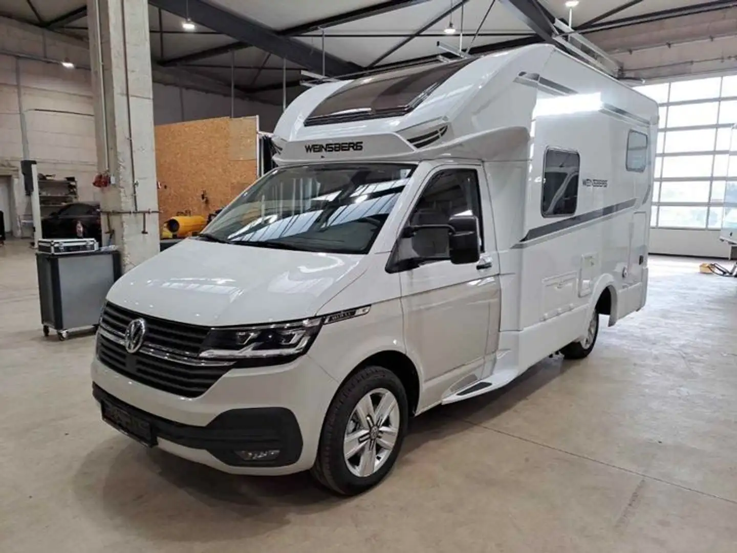 Weinsberg X-CURSION VAN 500 MQ 150PS DSG Gris - 1