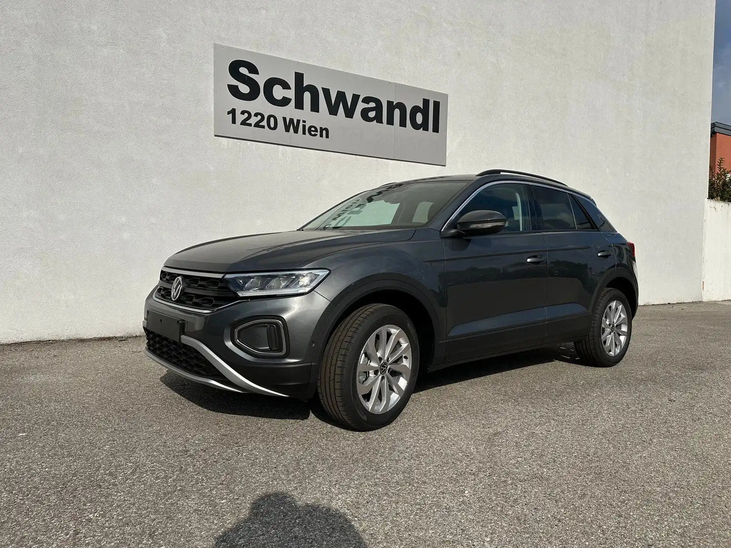 Volkswagen T-Roc Friends TSI DSG Grau - 2
