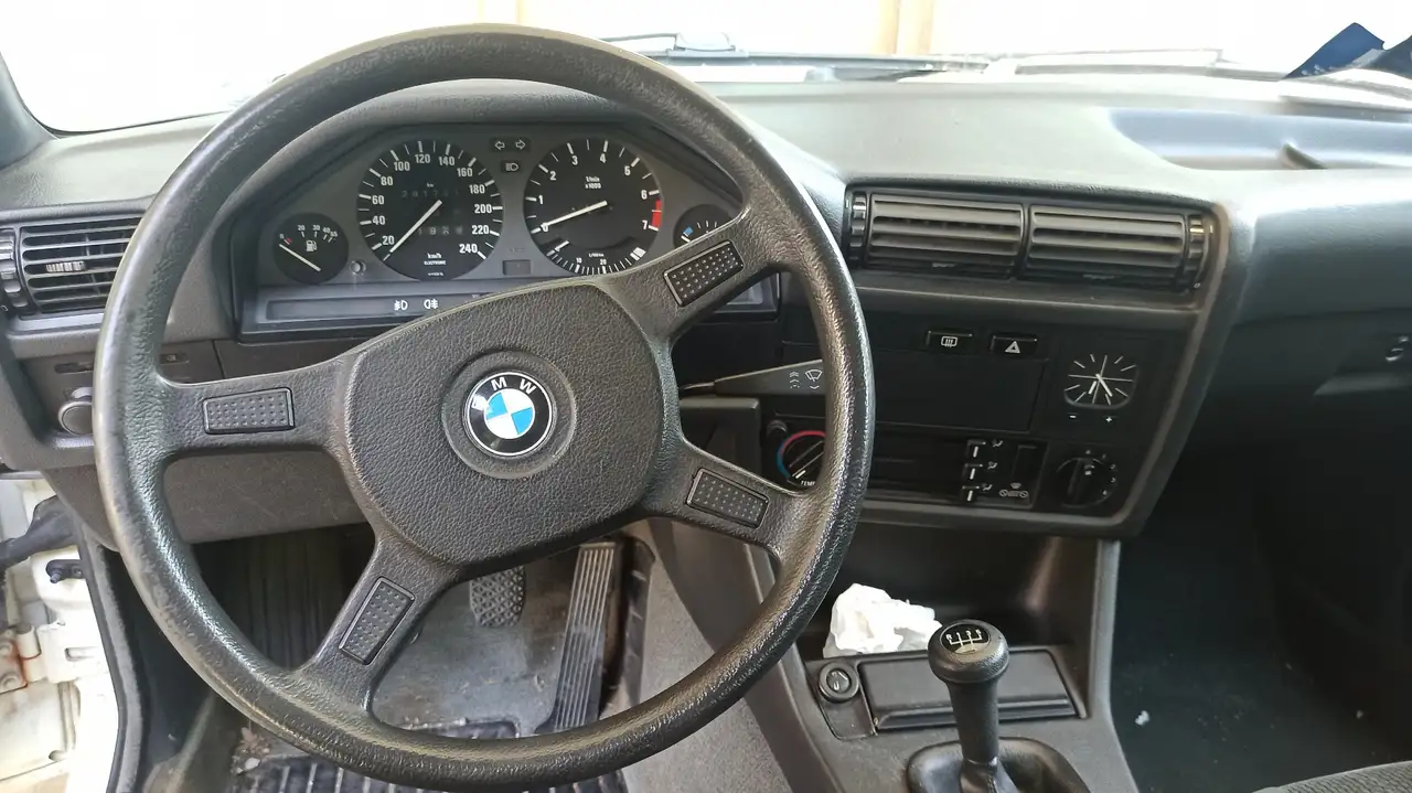 BMW 318i 2p, foto 4