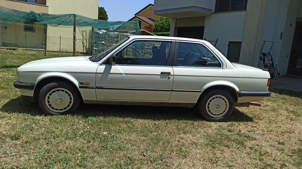 BMW 318i 2p, foto 11