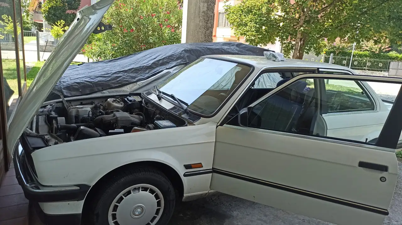 BMW 318i 2p, foto 3