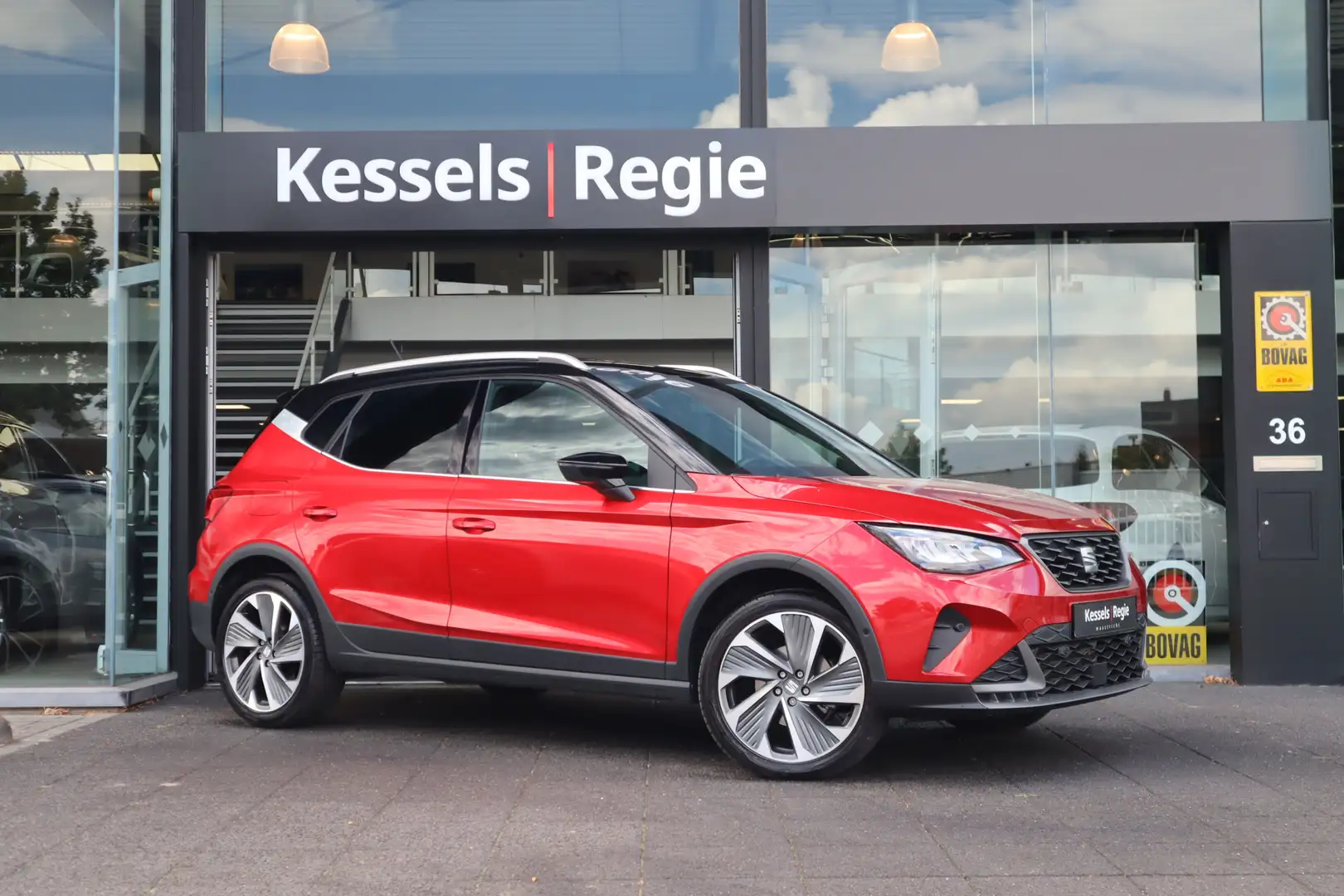 SEAT Arona 1.5 TSI FR 150pk! Keyless ACC Camera CarPlay Stoel - 2