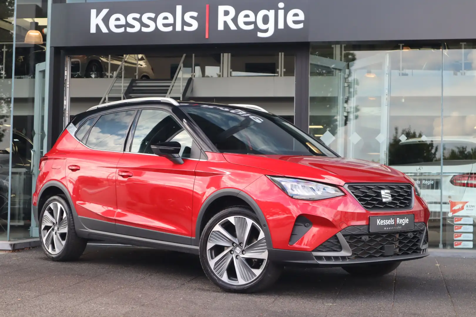 SEAT Arona 1.5 TSI FR 150pk! Keyless ACC Camera CarPlay Stoel - 1