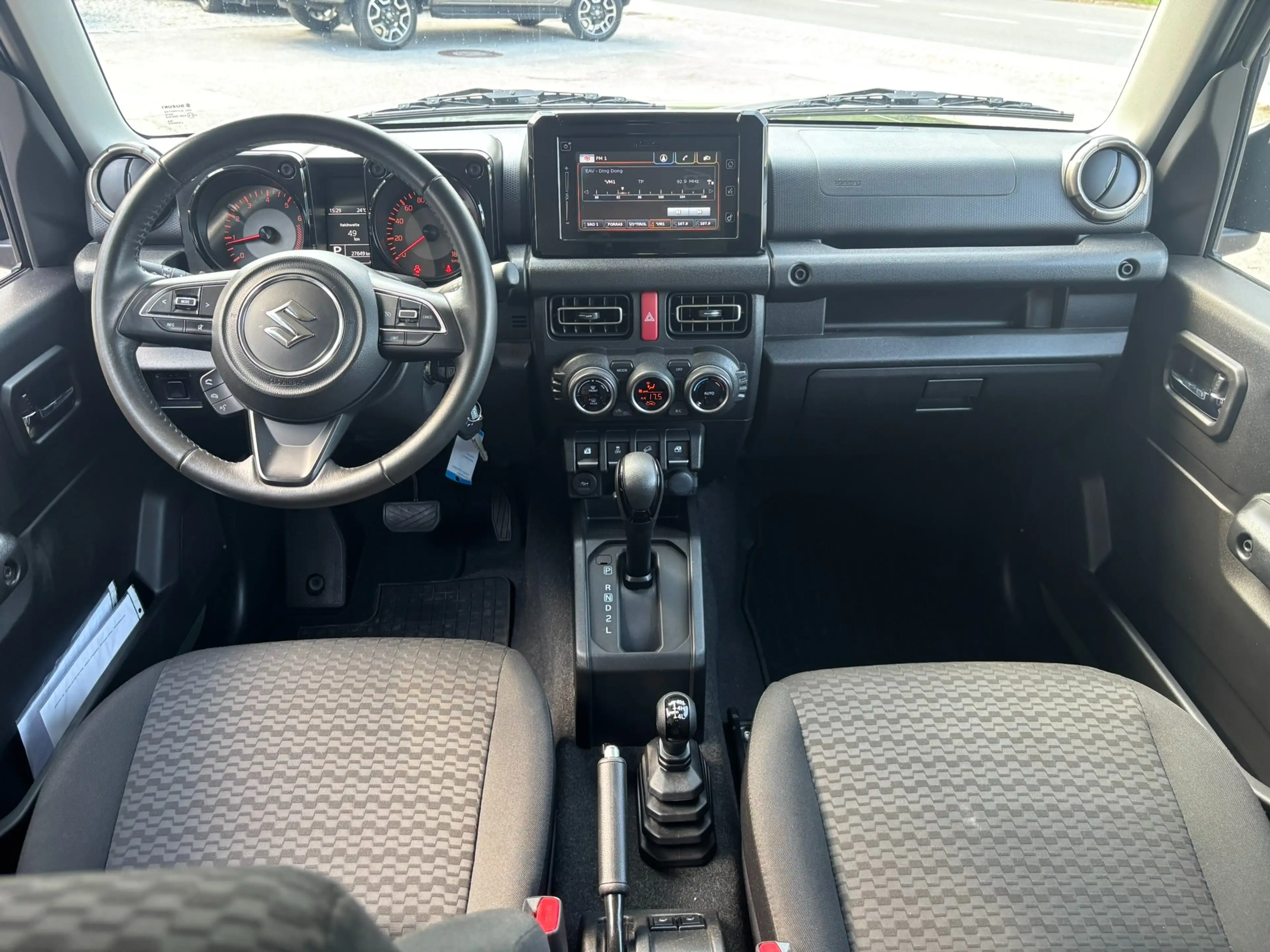 Suzuki Jimny 1,5 VVT Allgrip Flash Aut. *4-Sitzer* — photo 10