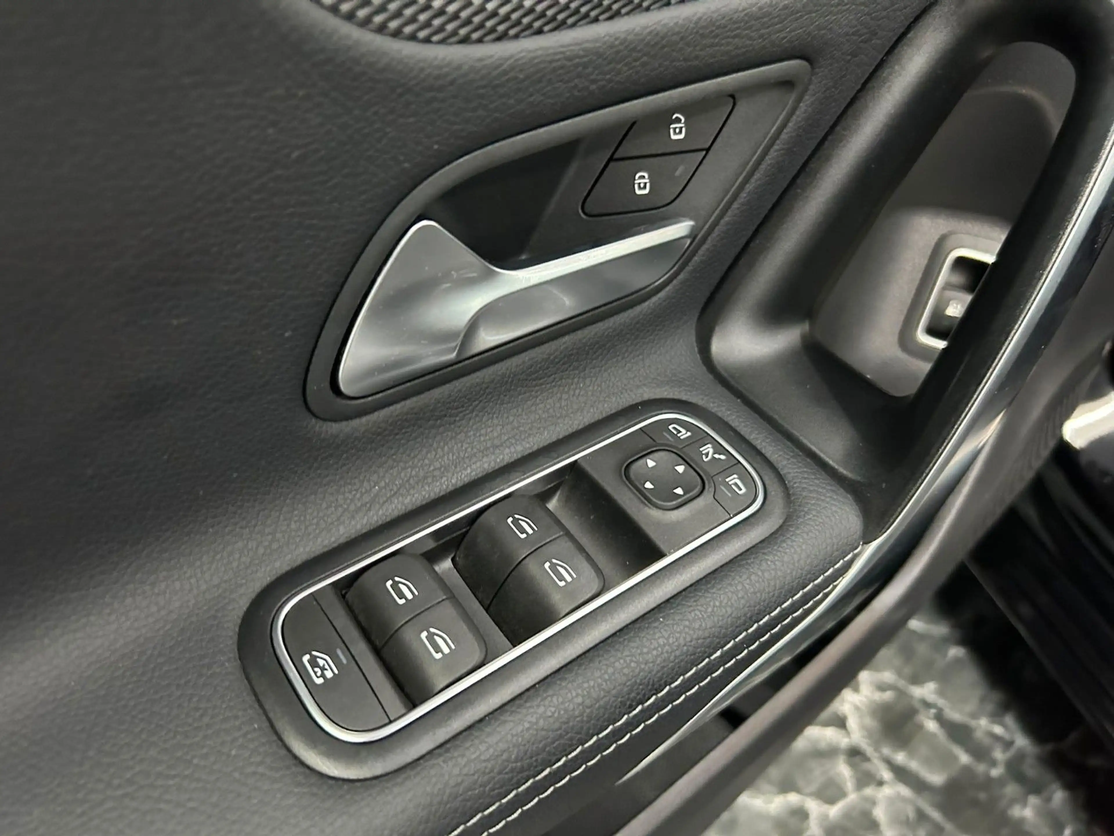 Mercedes-Benz A 250 e*KAMERA*LED*DIGITAL*SHZ*SPORT*T-LEDER* — photo 13