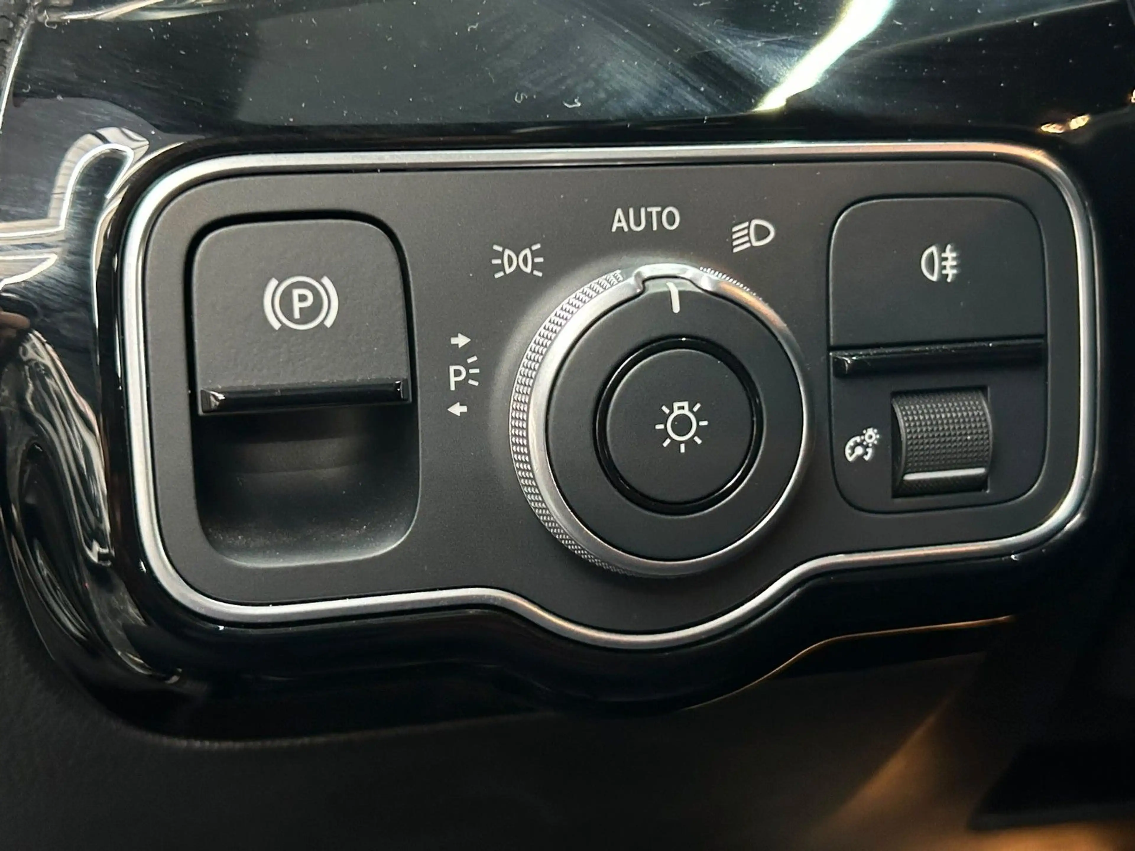 Mercedes-Benz A 250 e*KAMERA*LED*DIGITAL*SHZ*SPORT*T-LEDER* — photo 10