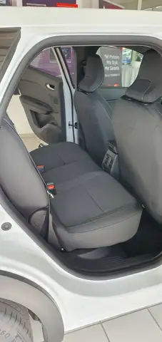 Mitsubishi Grandis view 10