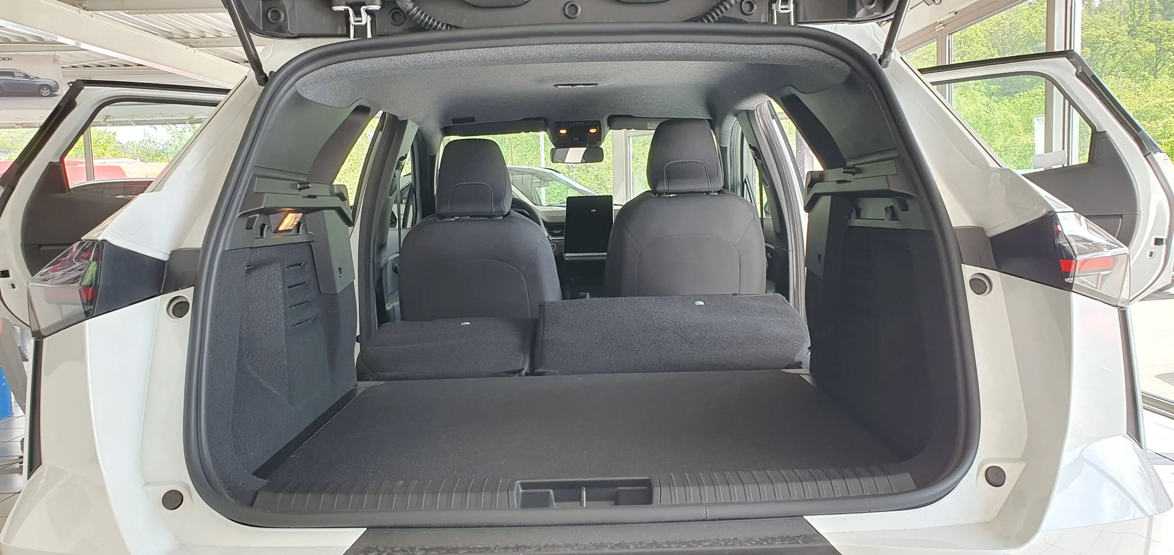 Mitsubishi Grandis Diamant PLUS 1.3 T-Benziner 7-DCT — photo 15