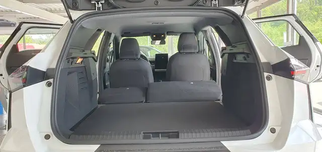 Mitsubishi Grandis view 15