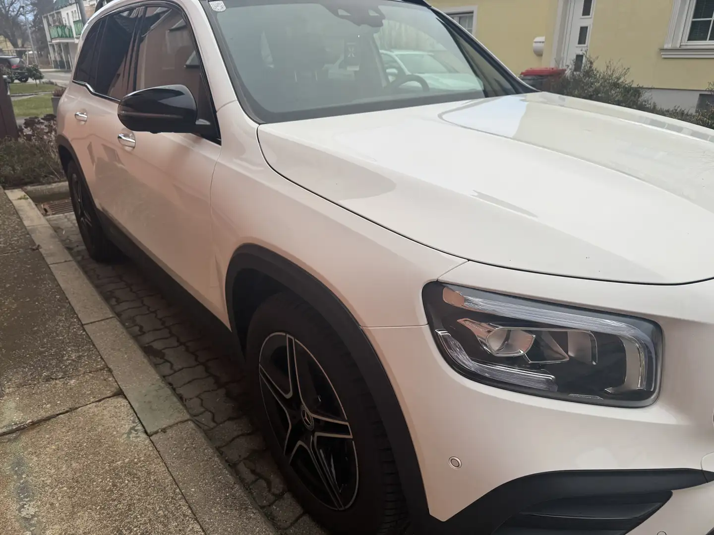 Mercedes-Benz GLB 250 4MATIC Aut. Weiß - 2