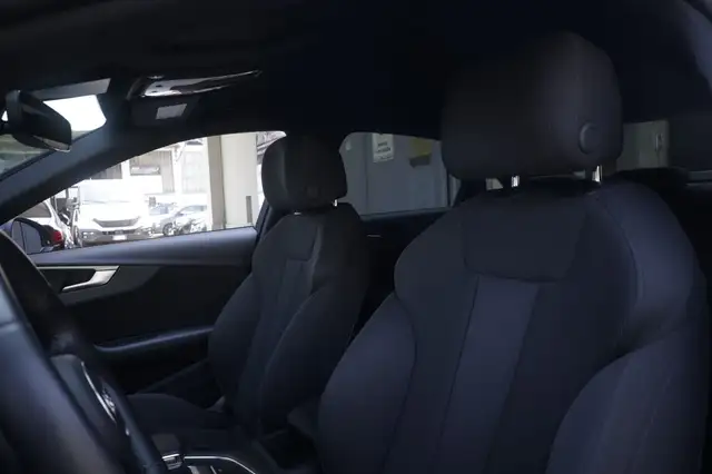 Audi A4 view 17