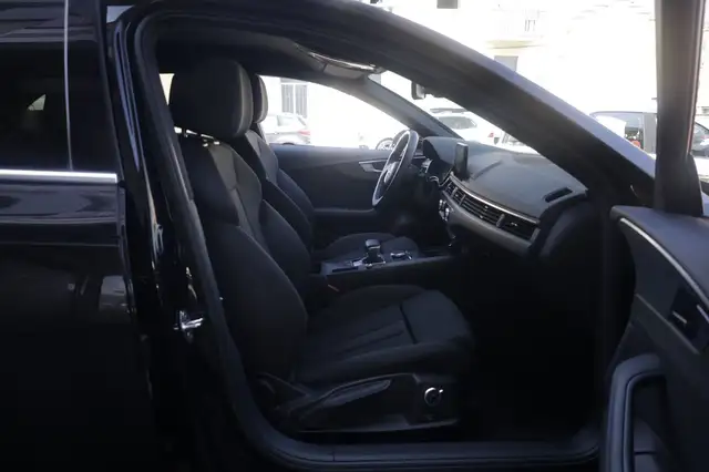 Audi A4 view 12