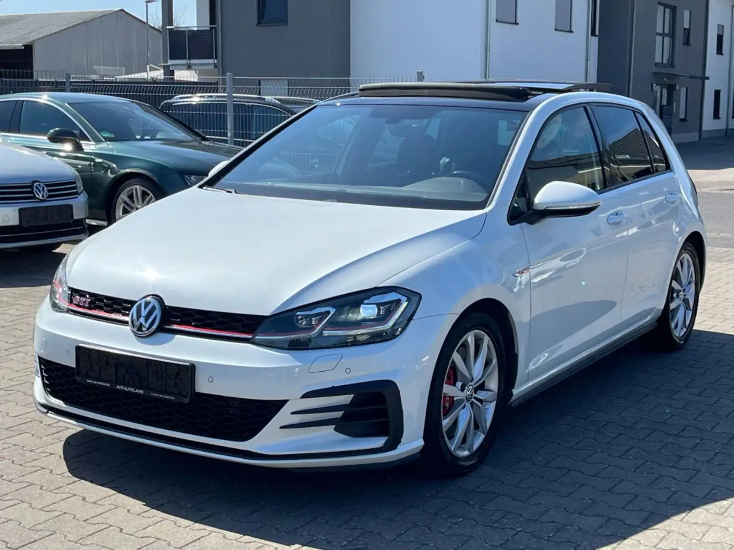 Volkswagen Golf VII GTI Performance LED Pano Virtual Keyles Weiß - 1