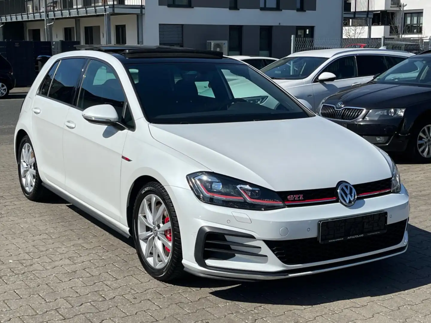 Volkswagen Golf VII GTI Performance LED Pano Virtual Keyles Weiß - 2