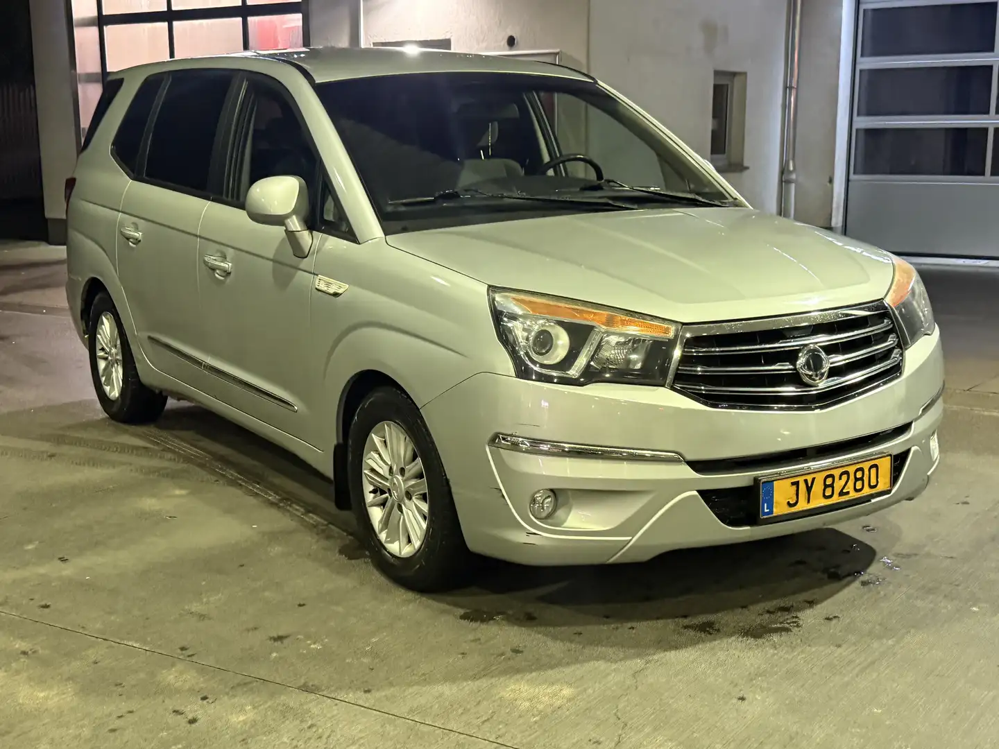 SsangYong Rodius 200 e-XDi 2WD - 2