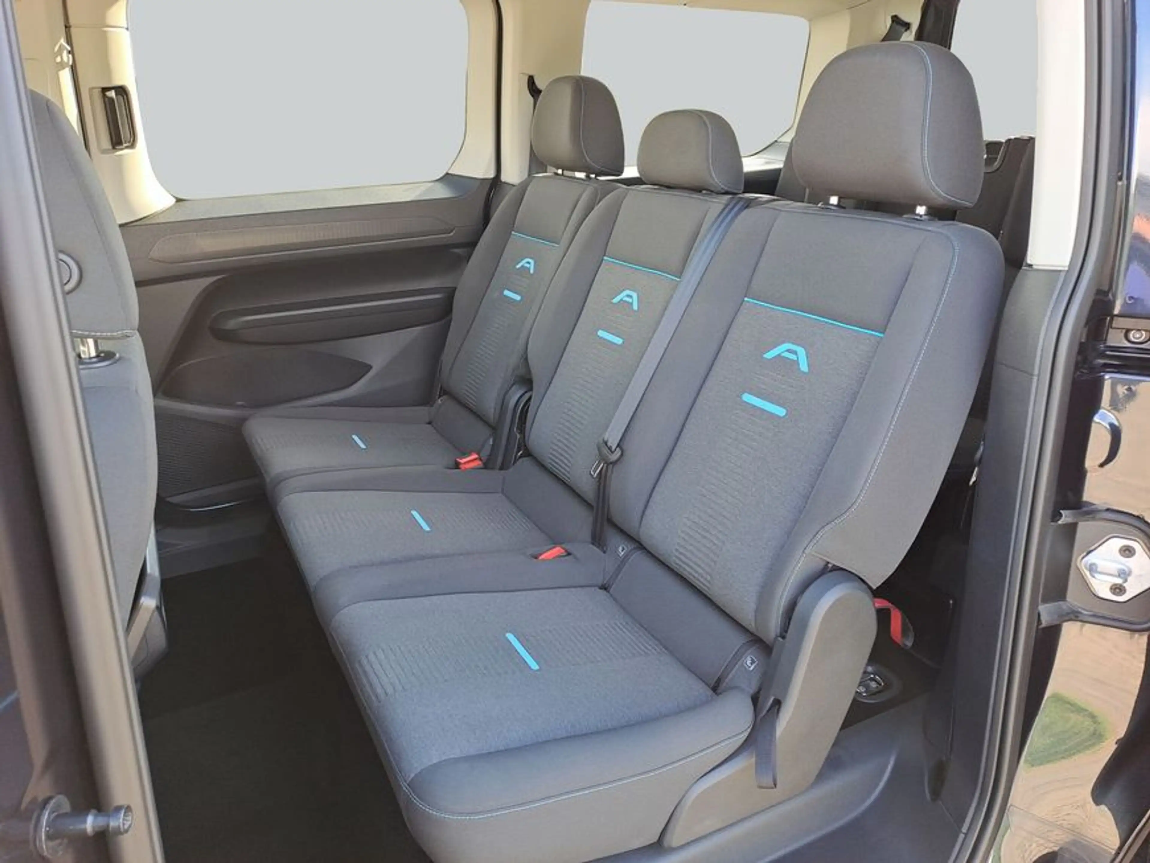 Ford Grand Tourneo Connect 2.0 EcoBlue ACTIVE SHZ — photo 12