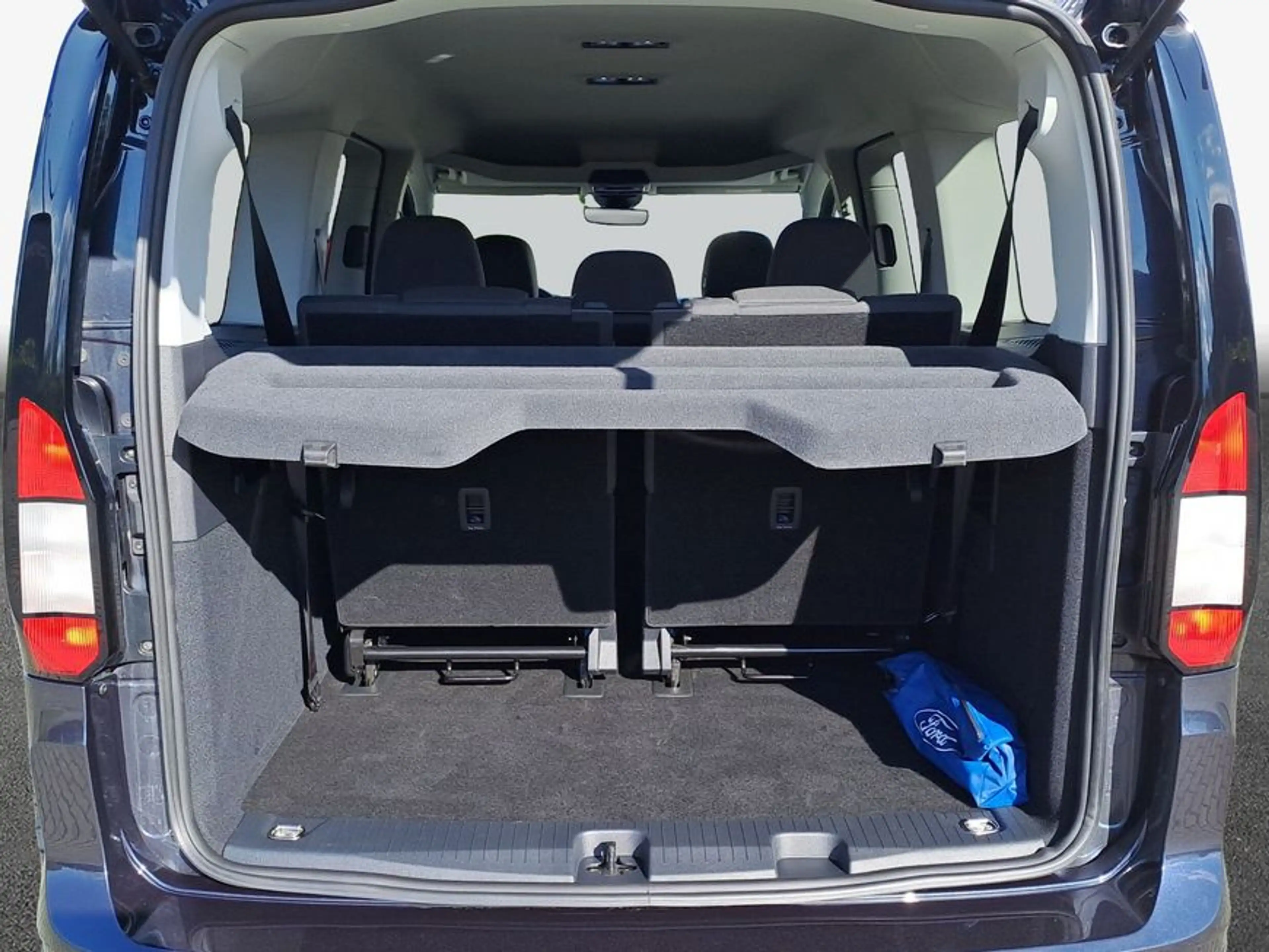 Ford Grand Tourneo Connect 2.0 EcoBlue ACTIVE SHZ — photo 9