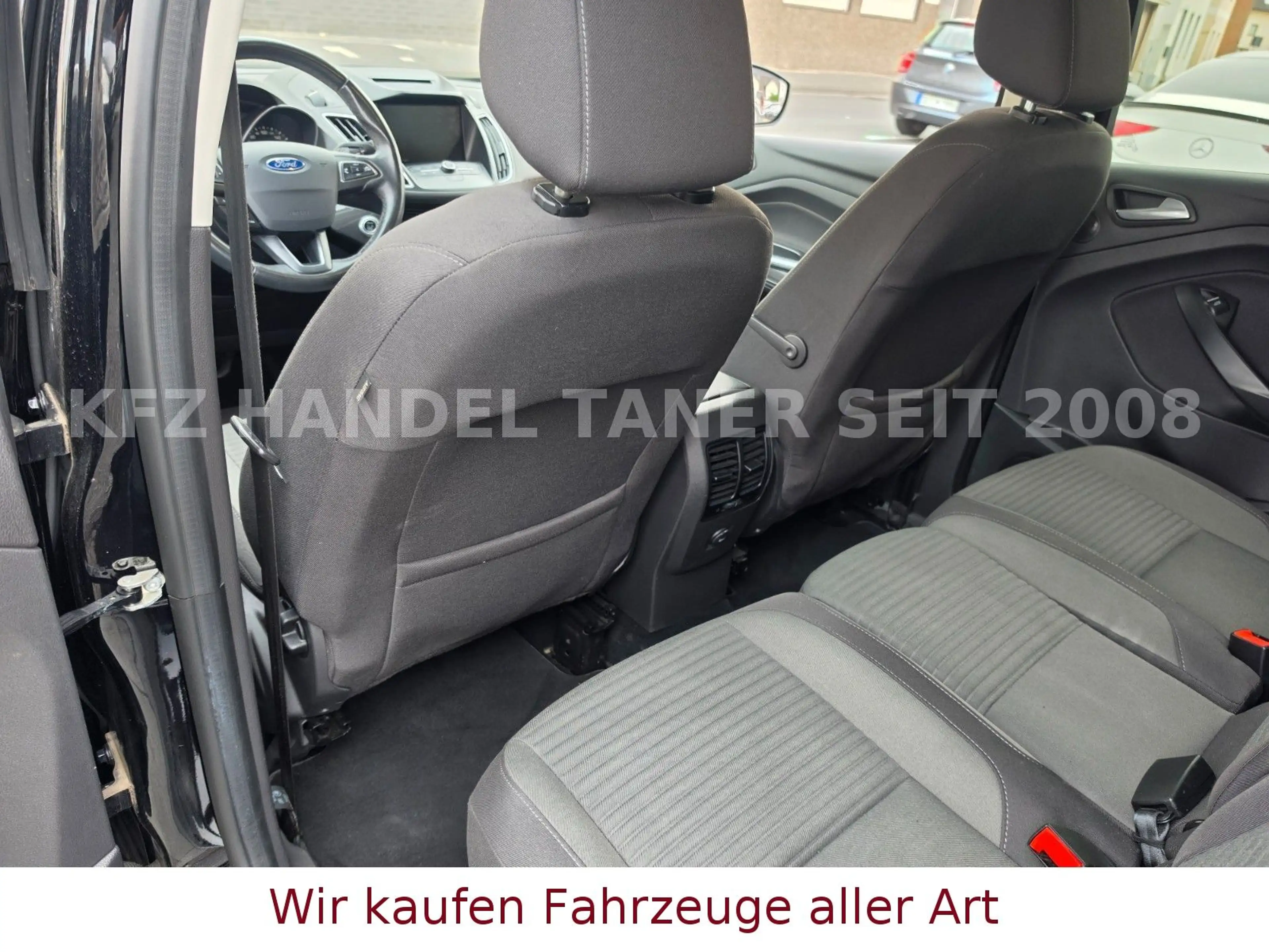 Ford C-Max Titanium — photo 10