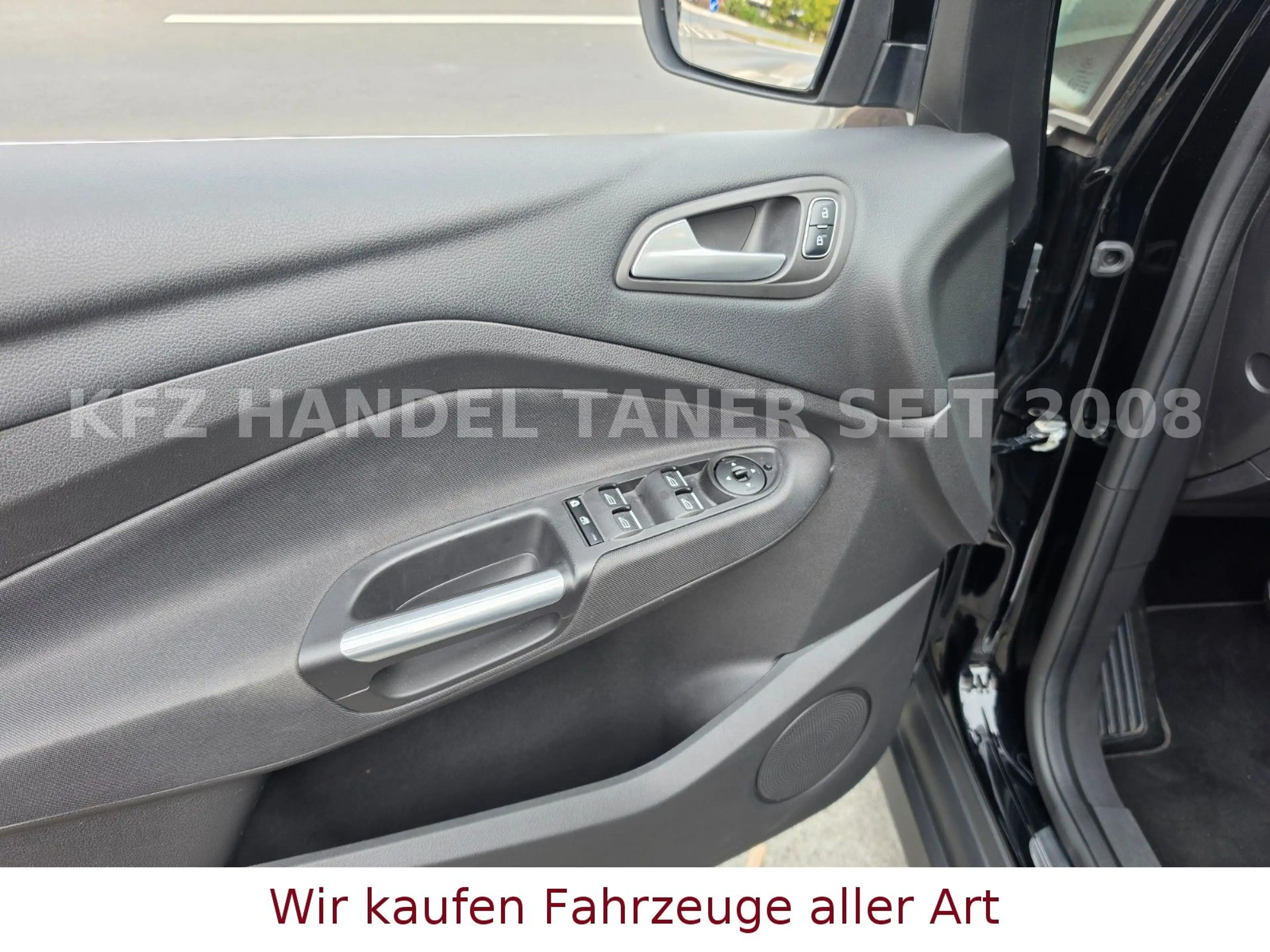 Ford C-Max Titanium — photo 11