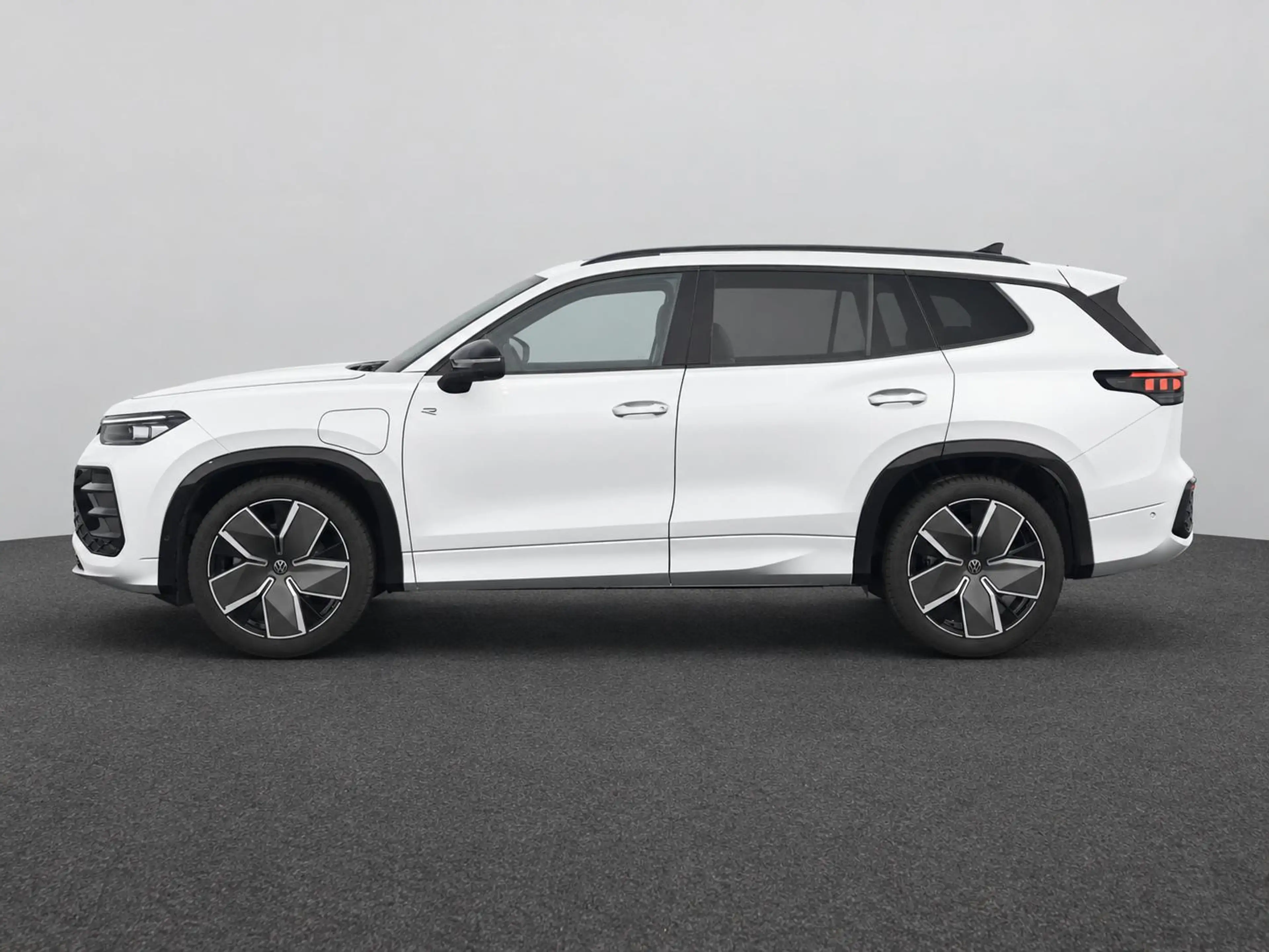 Volkswagen Tayron 1.5 eHybrid R-Line 272PK DSG Panoramadak, Trekhaak — photo 2