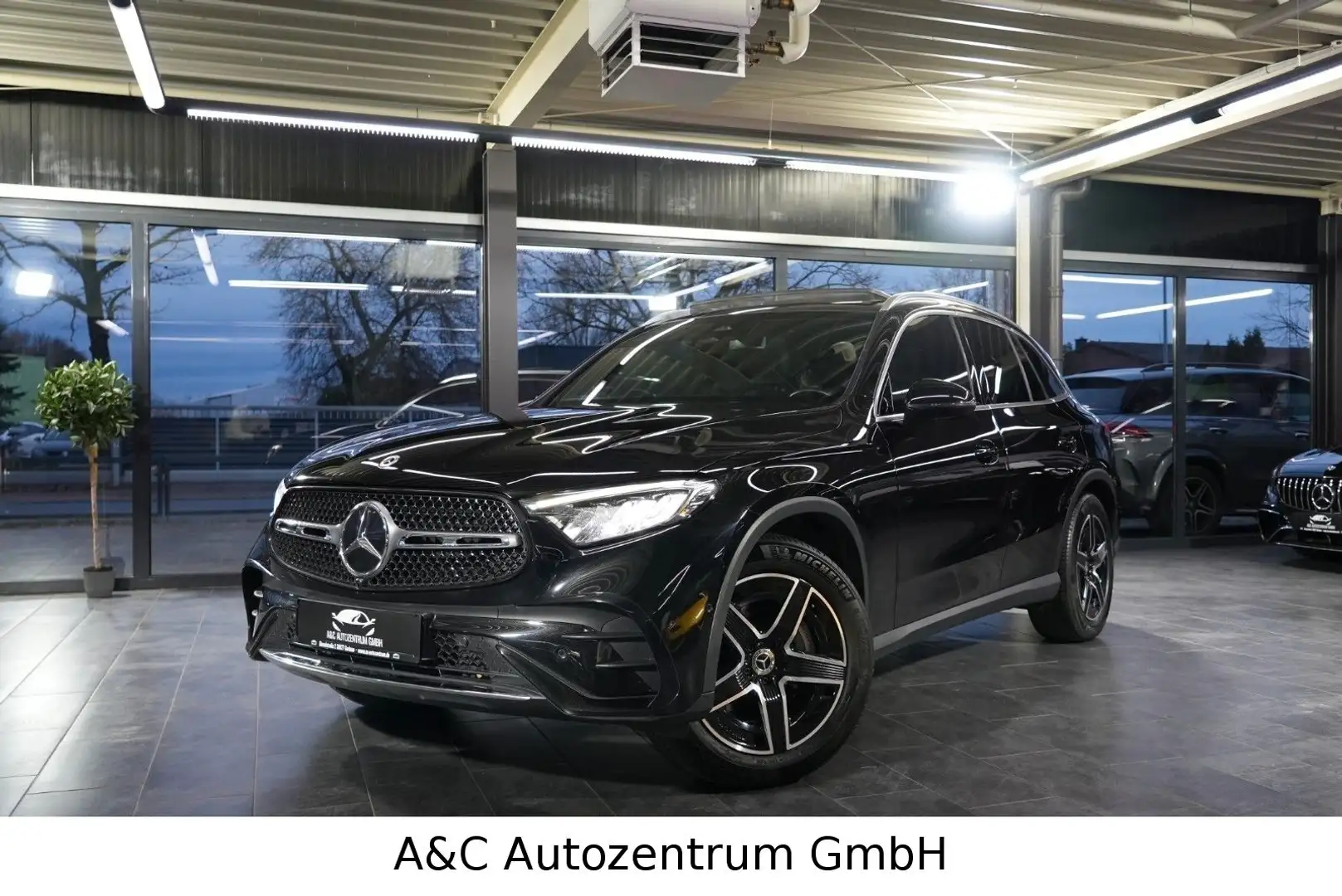 Mercedes-Benz GLC 200 4Matic AMG Line Noir - 2