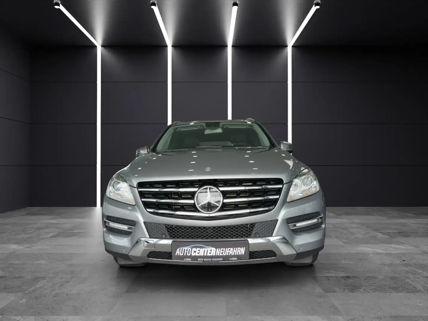 Mercedes-Benz BlueTEC+NAVI+AHK+TEMPOMAT+RÜCKFAHRKAM. Gri - 2