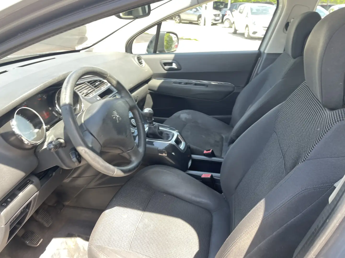 Peugeot 5008 5008 1.6 hdi 8v Active 115cv Gri - 2