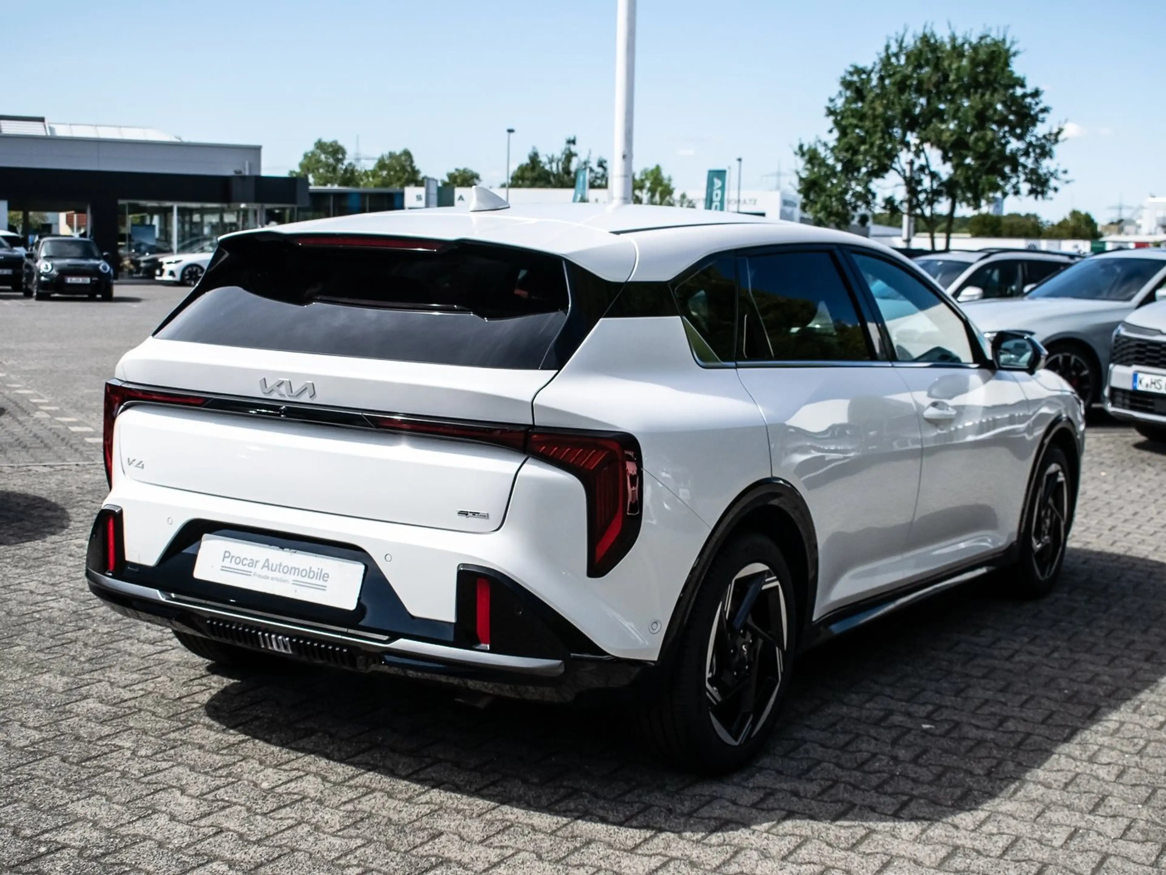 Kia K4 1.6T DCT 180 GT-Line DriveWiseParkPro Navi Kamera — photo 2