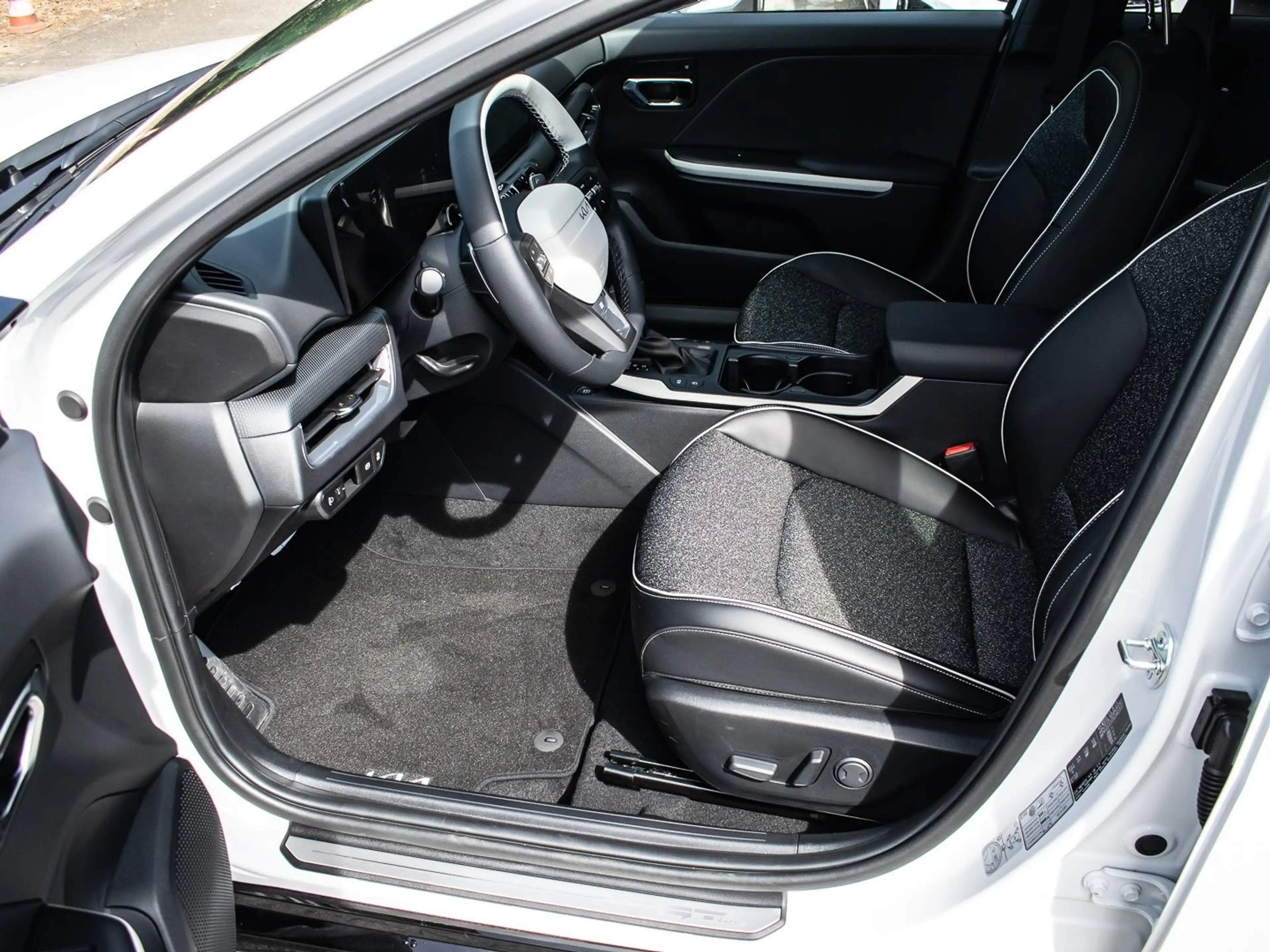 Kia K4 1.6T DCT 180 GT-Line DriveWiseParkPro Navi Kamera — photo 14