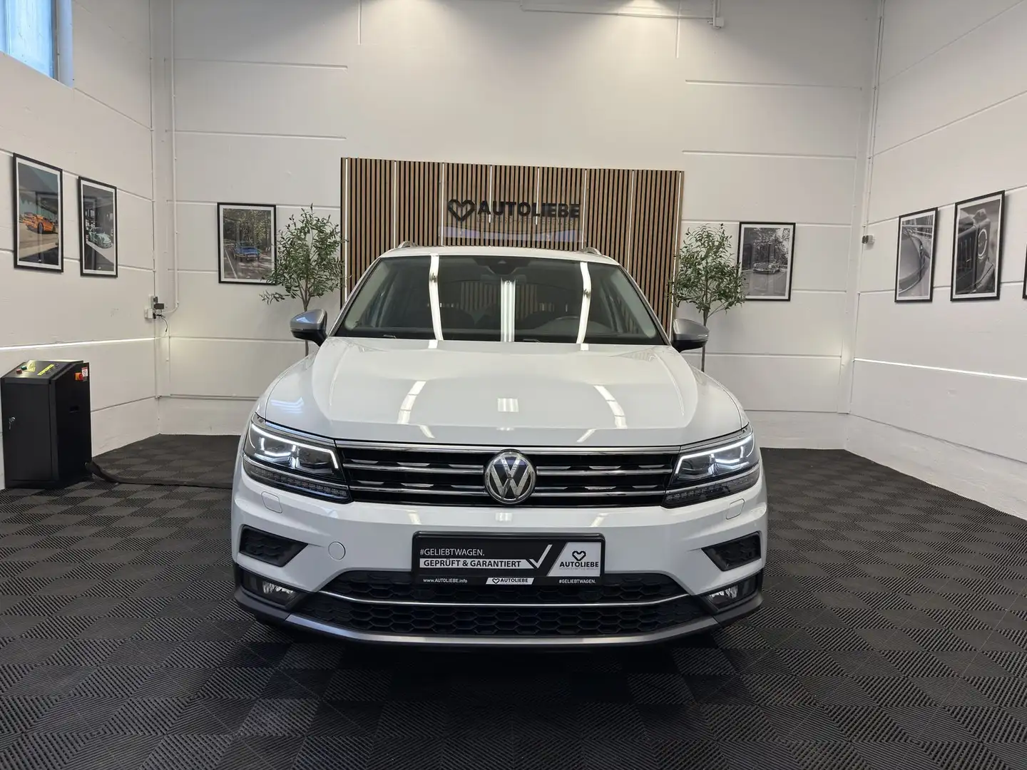 Volkswagen Tiguan Allspace 2.0 TSI 4MOTION Highline DSG*AHK Weiß - 2