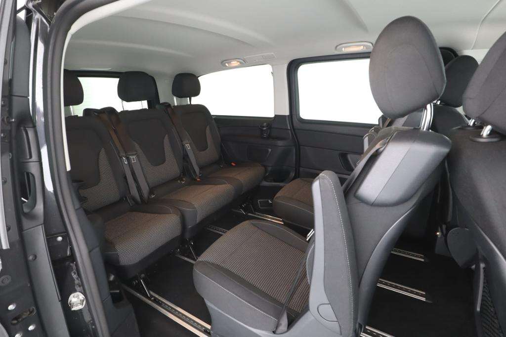 Mercedes-Benz V 220