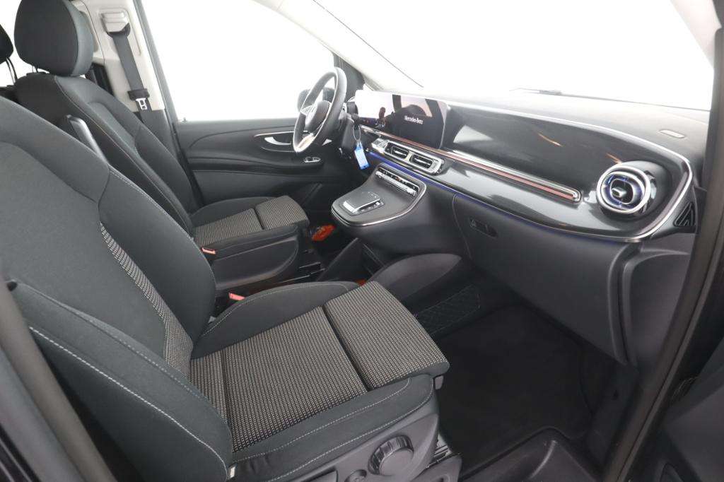 Mercedes-Benz V 220