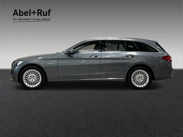 Mercedes-Benz C-Class view 4