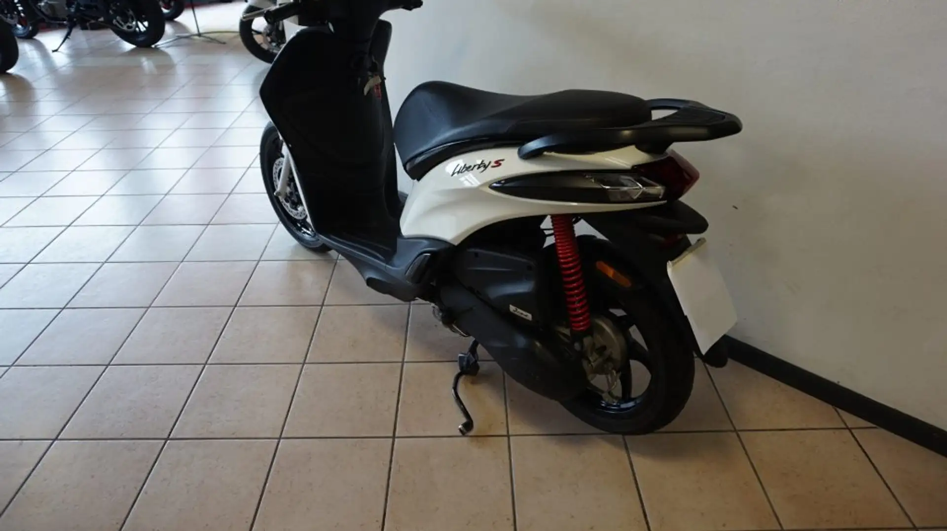 Piaggio Liberty S 50 S Wit - 2