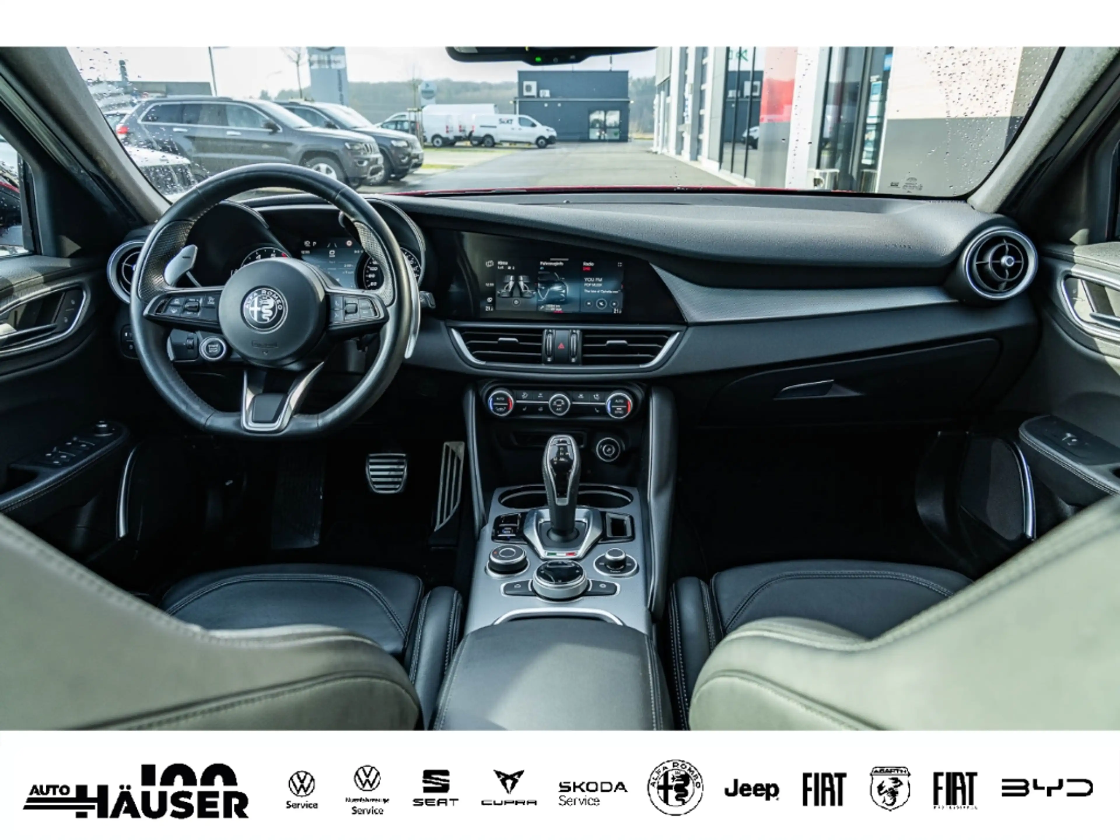 Alfa Romeo Giulia Veloce 2.0 Turbo AT8 Q4 AHK ASSISTENZ BI-XENON NAV — photo 13