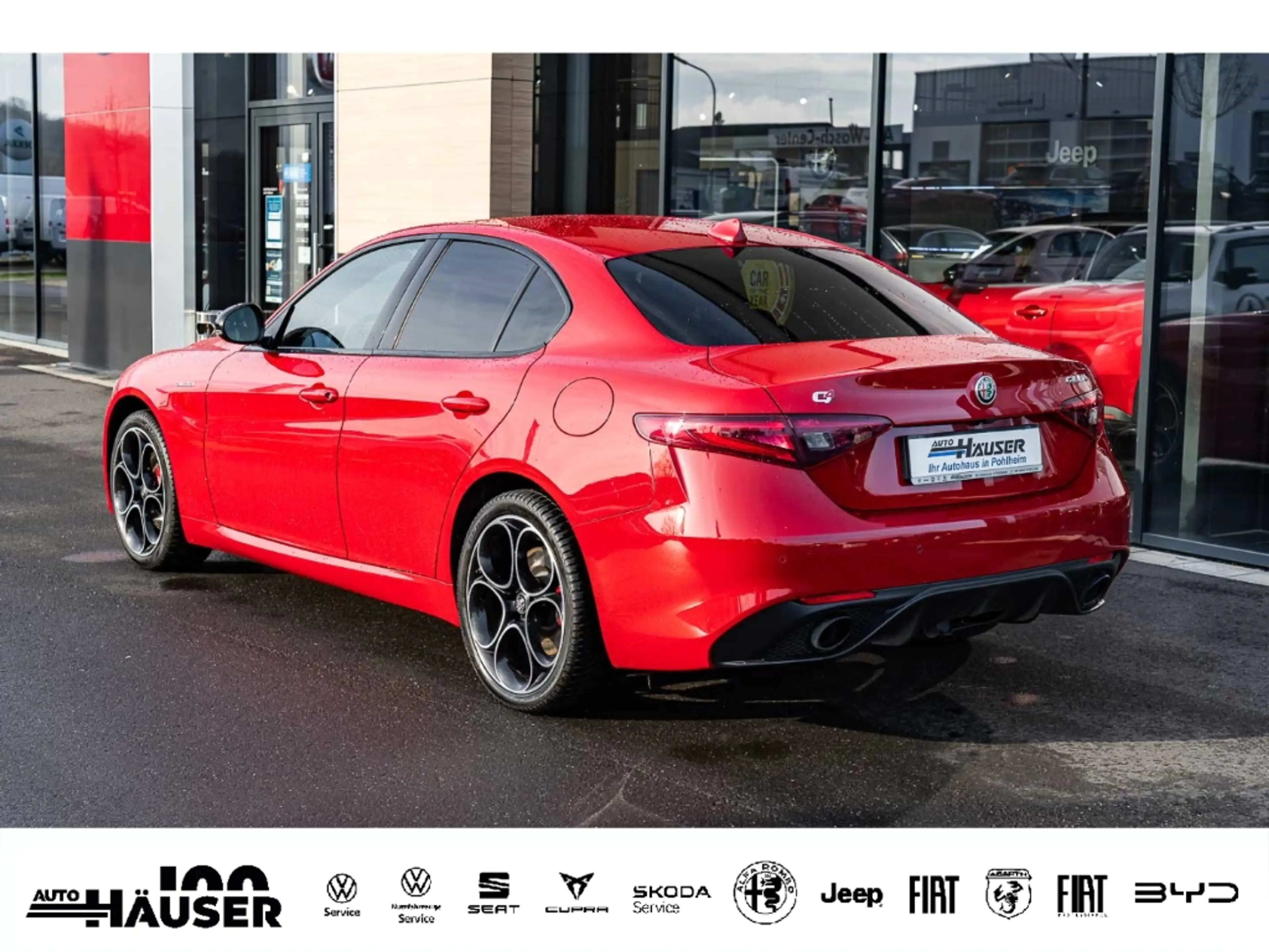 Alfa Romeo Giulia Veloce 2.0 Turbo AT8 Q4 AHK ASSISTENZ BI-XENON NAV — photo 4