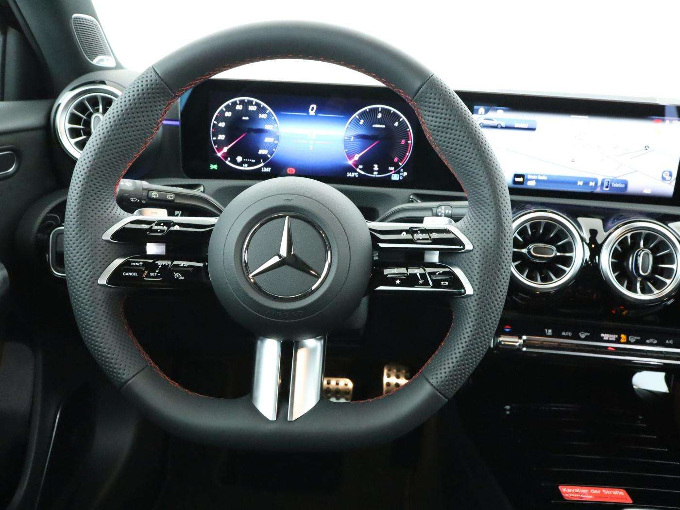 Mercedes-Benz A 220