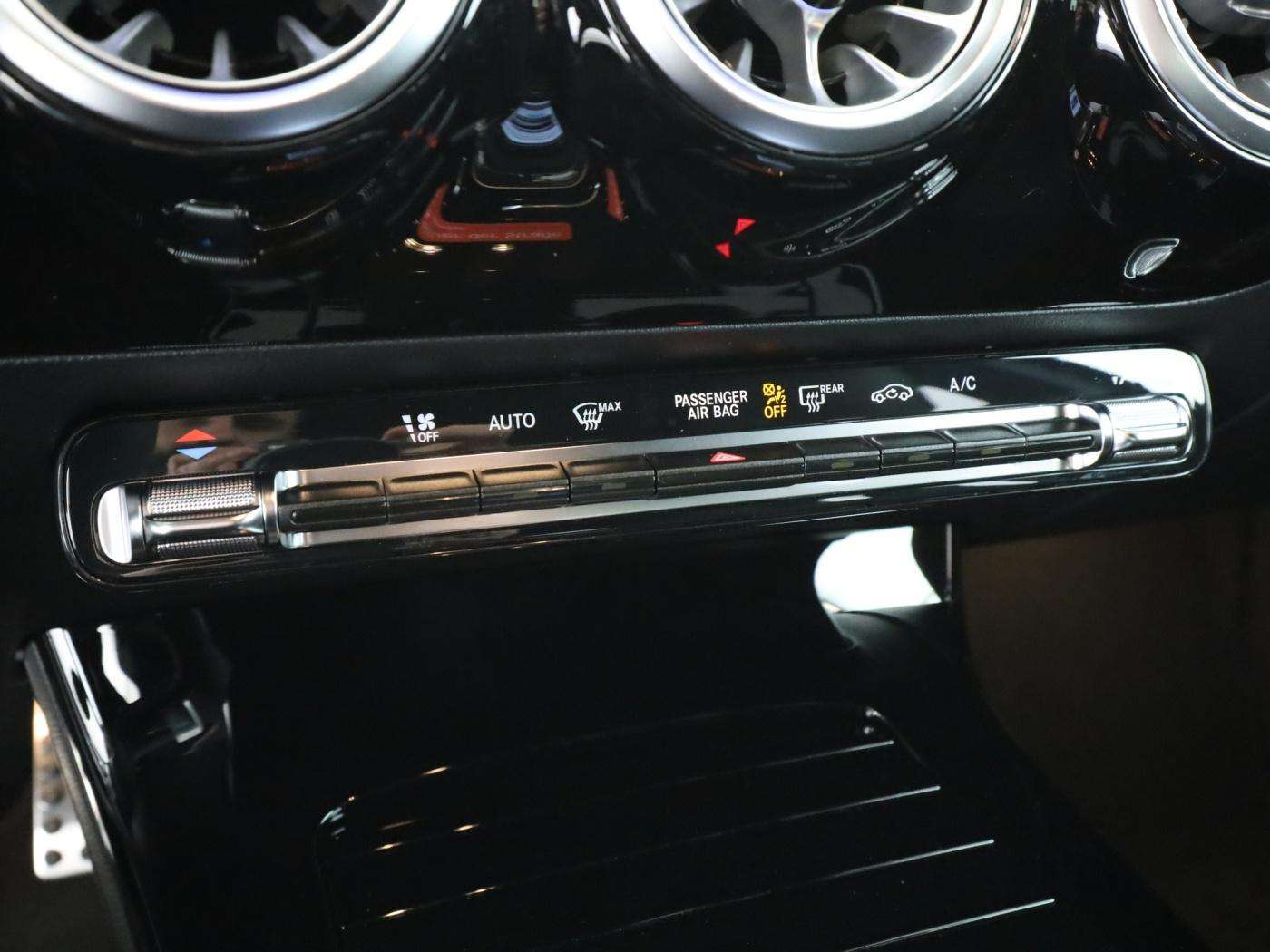 Mercedes-Benz A 220