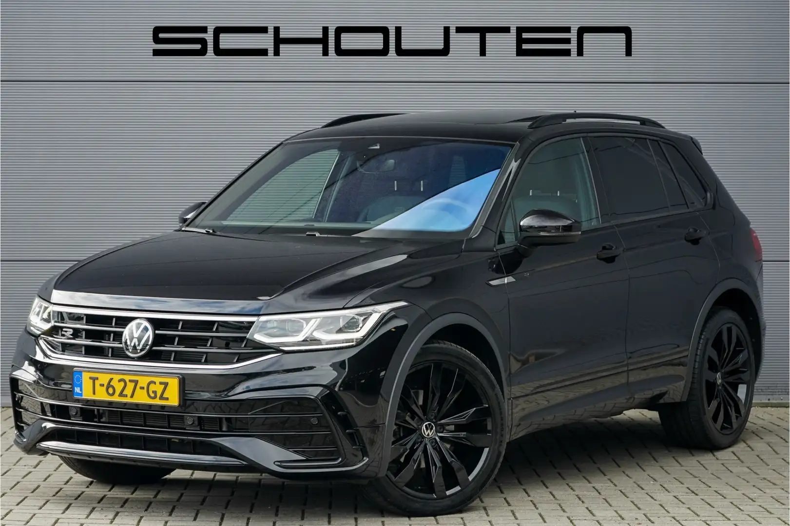 Volkswagen Tiguan 1.5 TSI R-Line Black Style Pano Camera Trekhaak 20 Zwart - 1