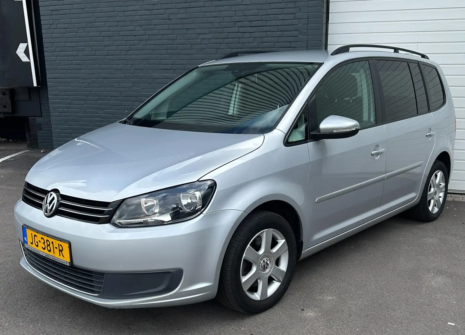 Volkswagen Touran 1.4 TSI Comfortline 7p. NWEAPK/NAVI/CRUISE/CLIMA/P Grijs - 2