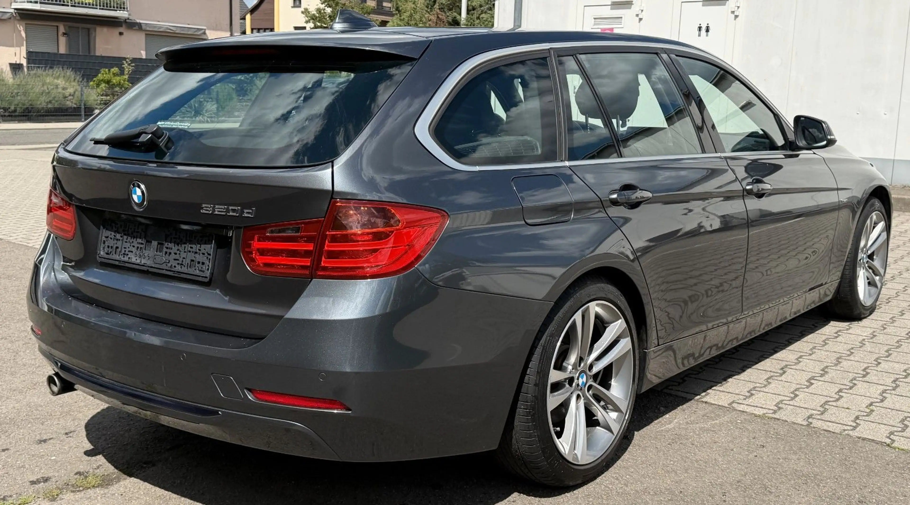 BMW 320 d Touring Sport Line XENON PDC NAVI LEDER 2HD — photo 13