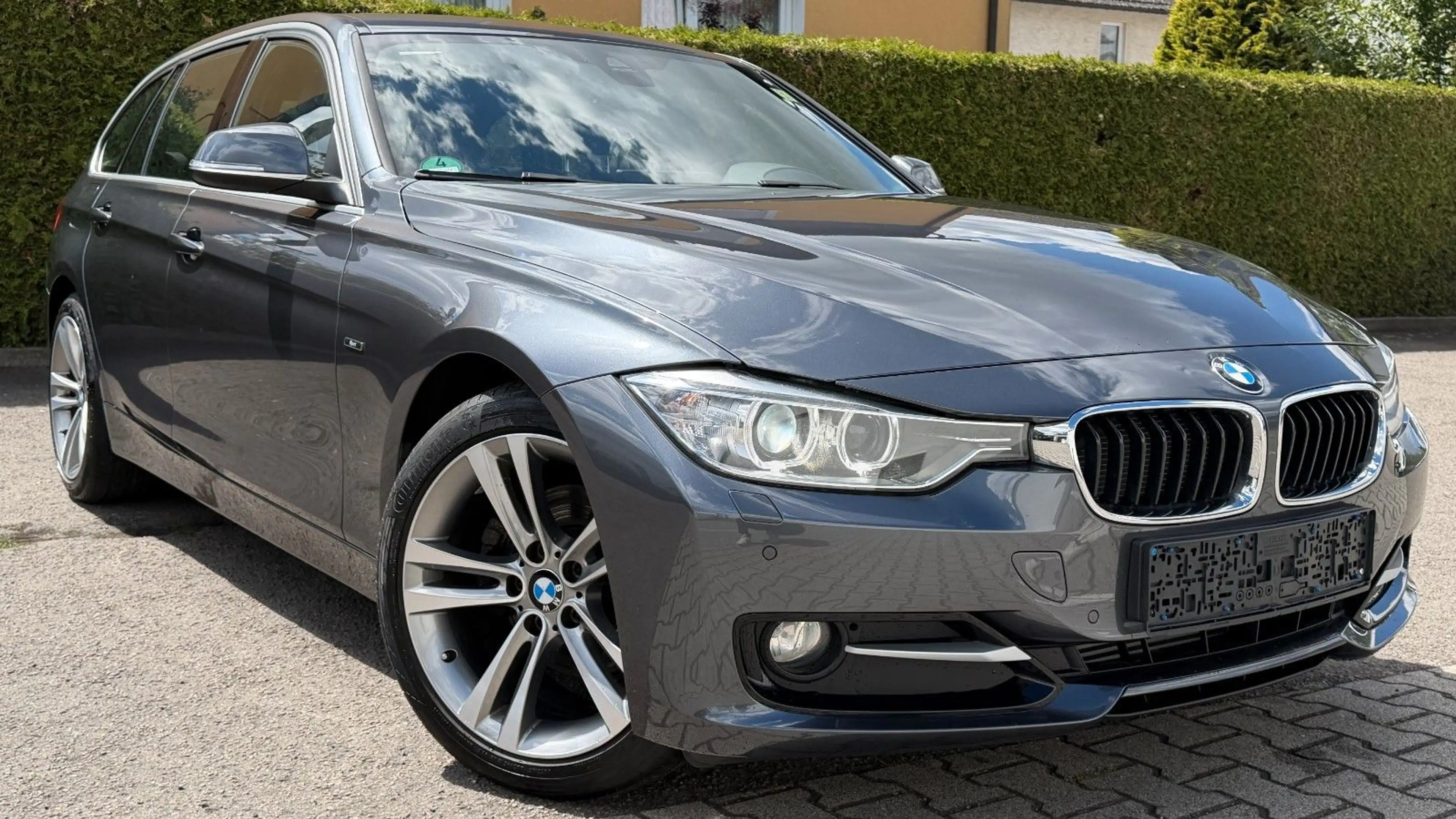 BMW 320 d Touring Sport Line XENON PDC NAVI LEDER 2HD