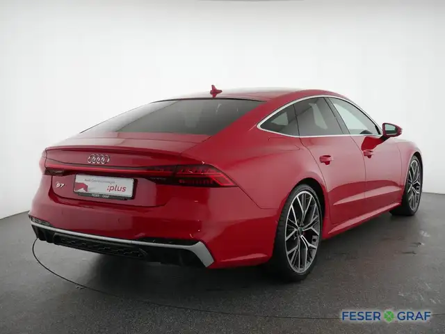 Audi S7 view 4